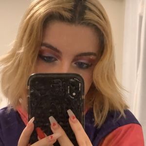 Meet your Posher, Alexsa